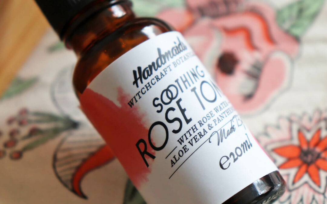 Geheimtipp Rosenwasser! 5 Anwendungen für Haut und Haare / Fariybox Juli 2021