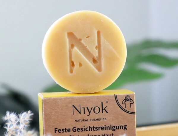 Weniger Verpackung, mehr Pflege: Feste Gesichtsreinigung erklärt / Fairybox August 2025